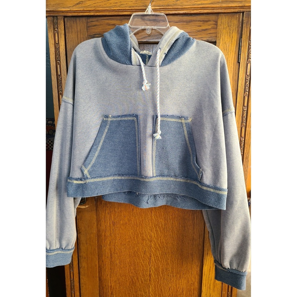 POL Women's Cropped Hoodie Sweatshirt Size Large Blue Kangaroo Pocket